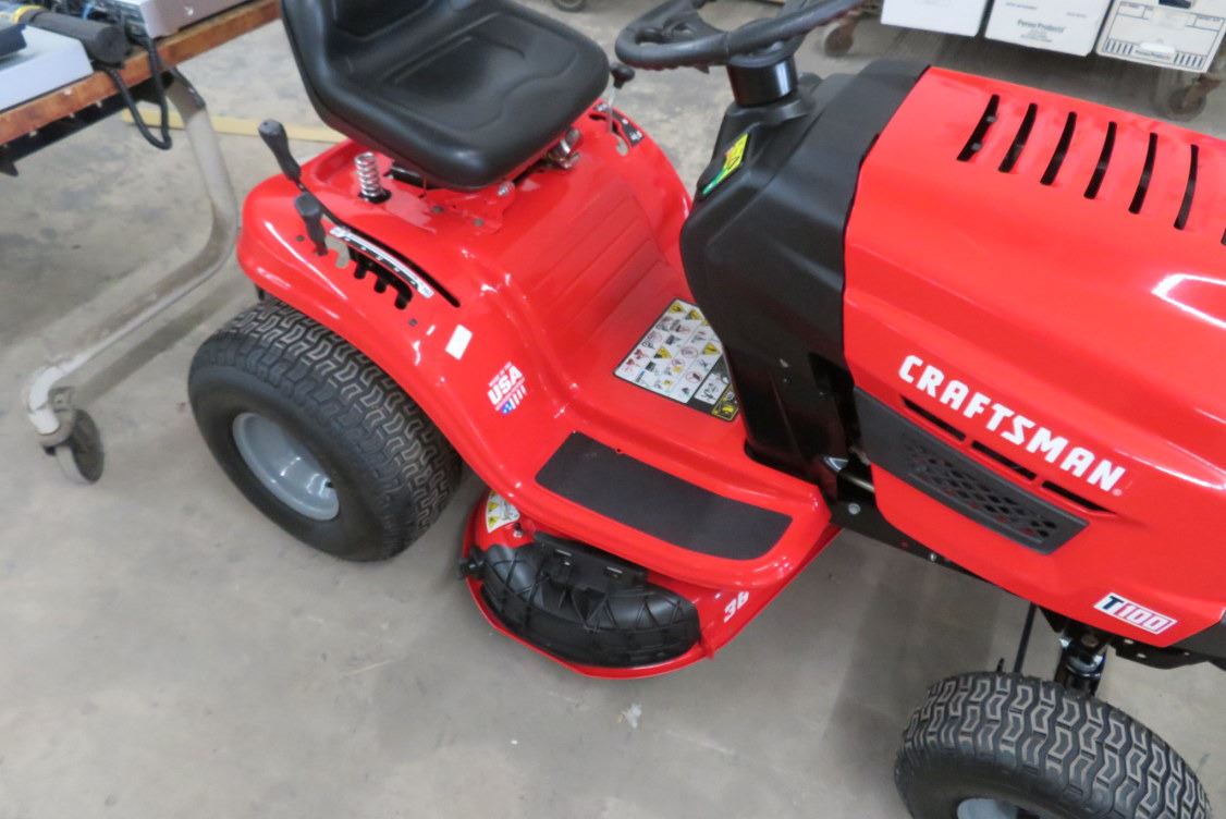 Craftsman T100 Riding Lawnmower