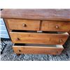 Image 3 : Very Nice Maple Dresser w/ 4 Drawers & Original Beveled Mirror