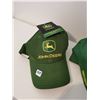 Image 3 : 2 John Deere hats