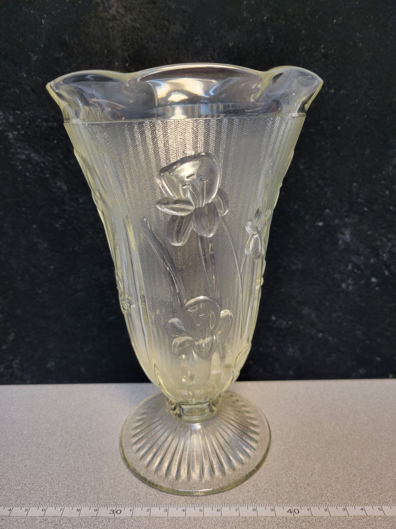 Beautiful antique Iris & Herringbone clear glass vase no chips or cracks