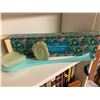 Image 2 : Avon Bird of Paradise soap and back brush in original box