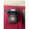 Image 2 : 2 Rotary Telephones - Black