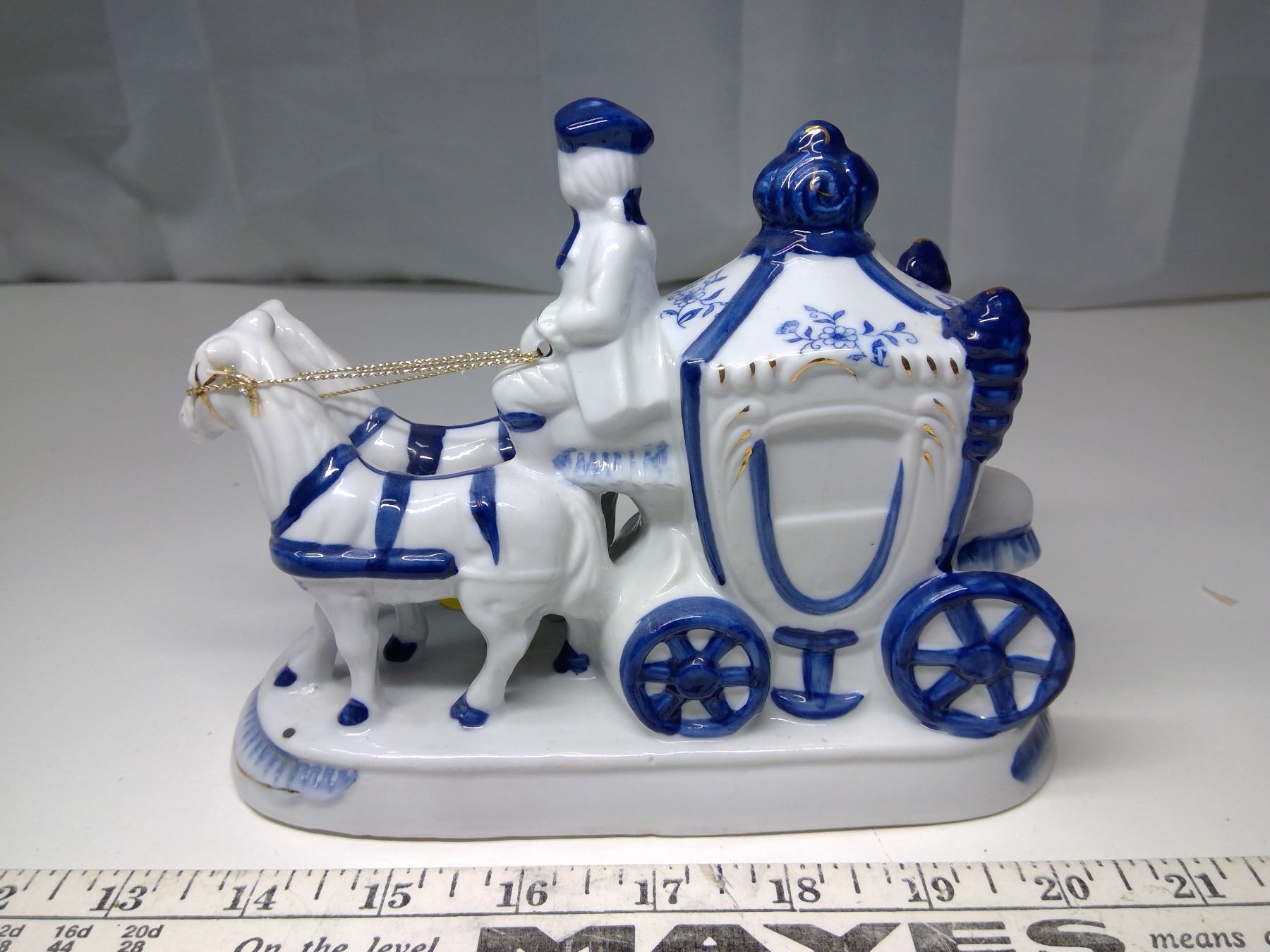 Blue Hand Painted Ceramic Victorian Horse Carriage Schmalz Auctions Blue Hand Painted Ceramic Victorian Horse Carriage Schmalz Auctions