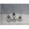 Image 3 : 3 Antique Oil Lamps