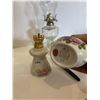 Image 2 : 1 small glass antique oil lamp with shade, and 3 mini oil lamps, with 2 shades. One lamp marked ESL 