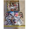 Image 2 : TIN FULL OF ASSORTED HOCKEY CARDS