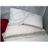 Image 3 : King Size Bedsheets, Pillowcases, and Pillows