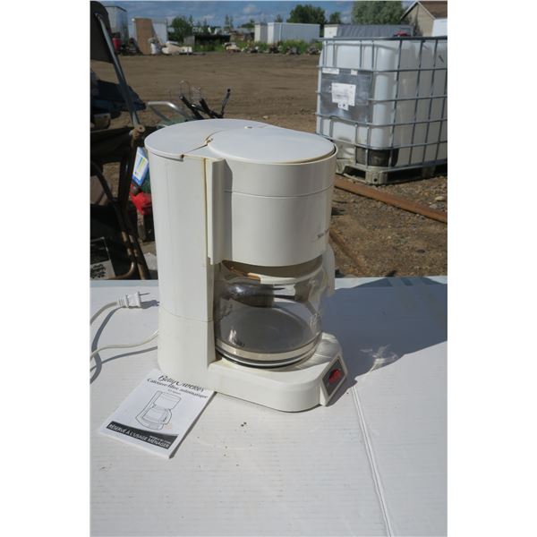 12 Cup Coffee Maker - Betty Crocker - Schmalz Auctions