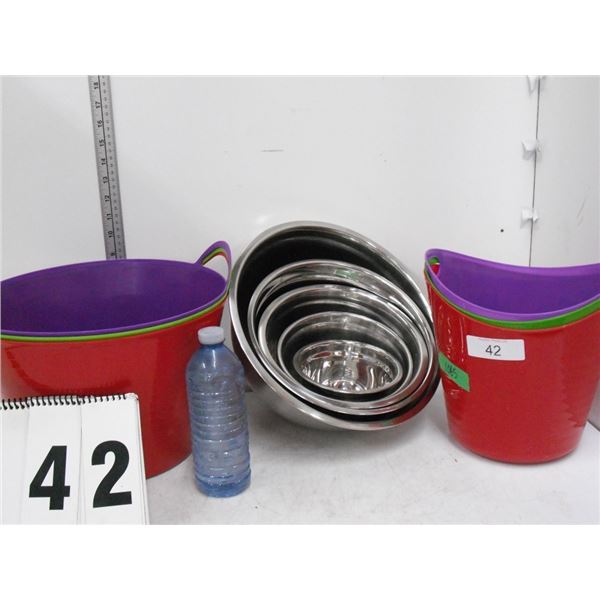 Stainless Steel Bowls / Plastic Baskets