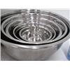 Image 2 : Stainless Steel Bowls / Plastic Baskets