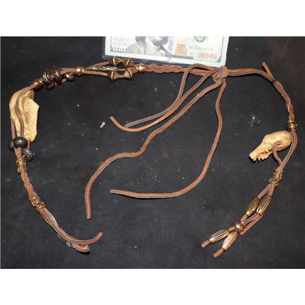 PREDATORS SKULL NECKLACE SCREEN WORN