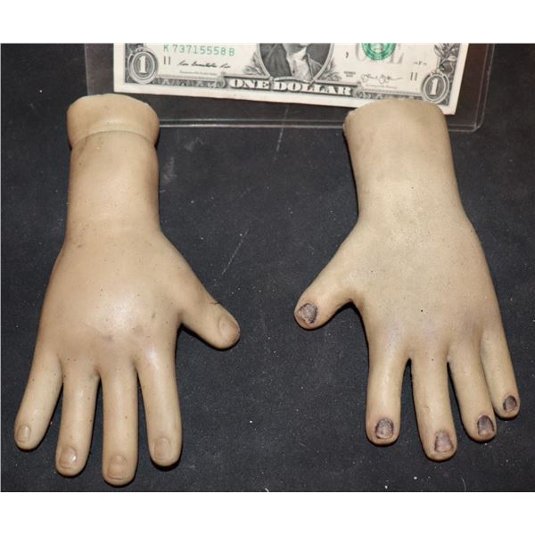 Z CHUCKY SEED OF GLEN GLENDA SCREEN USED HERO ANIMATRONIC PUPPET HANDS