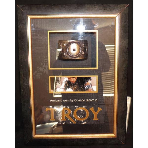 TROY PARIS [ORLANDO BLOOM] SCREEN WORN HERO ARM BAND IN NICE DISPLAY!