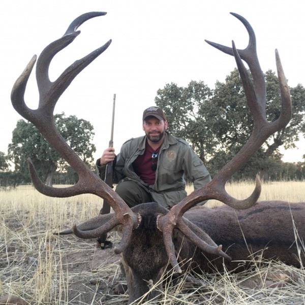 4-Day Red Stag Hunt in Spain for 1 Hunter