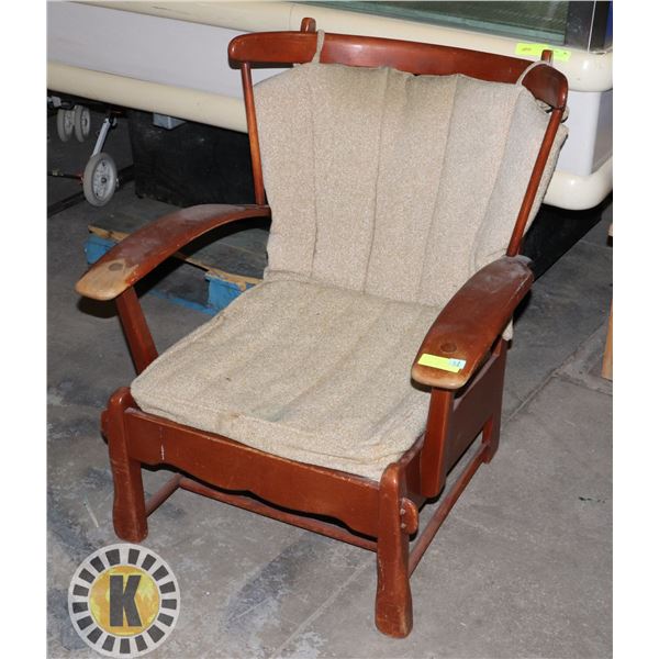 WOODEN CUSHION CHAIR