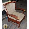 Image 2 : WOODEN CUSHION CHAIR