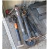 Image 1 : Multiple Trailer Jacks