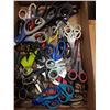 Image 4 : TRAY OF SCISSORS