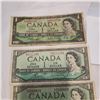 Image 2 : 4 CANADIAN 1954 $1 and $2 BILLS
