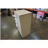 Image 3 : 4 DRAWER WHITE CHEST OF DRAWERS AMD WHITE CORNER ENDTABLE
