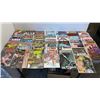 Image 2 : BOX OF 100 COLLECTIBLE COMICS