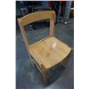 Image 7 : 4 DRAWER MAPLE DESK WITH CHAIR