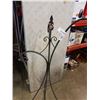 Image 2 : 5 FOOT PLANTER STAND