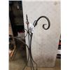 Image 3 : 5 FOOT PLANTER STAND