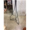 Image 4 : 5 FOOT PLANTER STAND