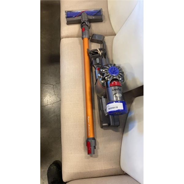 DYSON V8 ABSOLUTE CORDLESS STICK VACUUM W/ CHARGER AND ACCESSORIES - TESTED WORKING, RETAIL $499