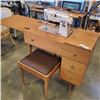 Image 1 : VINTAGE SINGER SEWING MACHINE IN MID CENTURY TABLE