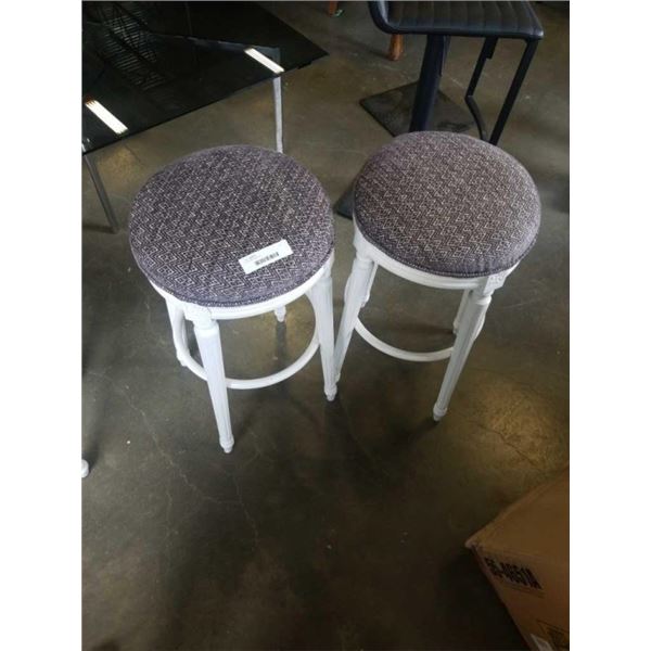 2 WHITE STOOLS