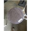 Image 2 : 2 WHITE STOOLS