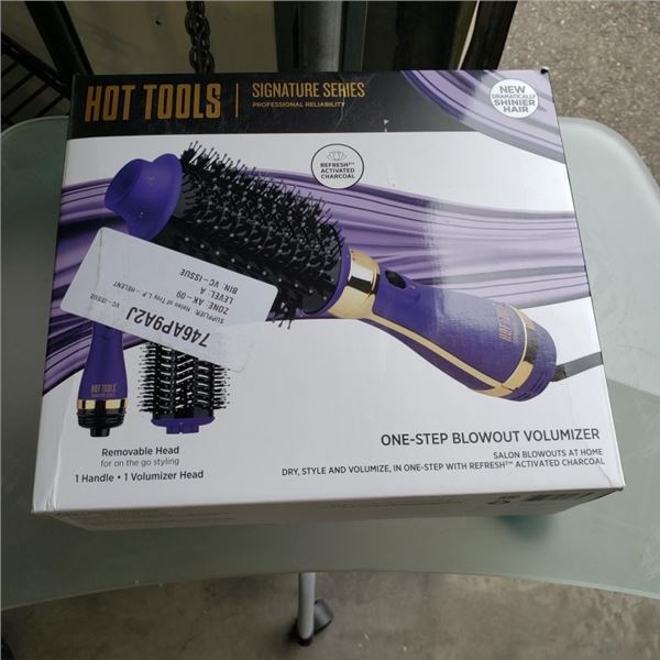 AS NEW HOT TOOLS ONE STEP BLOWOUT VOLUMIZER - RETAIL $89