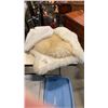 Image 1 : 2 SHEEP SKIN THROWS