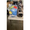 Image 1 : TOTE OF TOWELS, HAND TOWELS, PET CARRIER