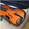 Image 2 : SKYLARK VIOLIN AND BOW NEEDS WORK