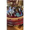 Image 11 : CAROUSEL DECORATION