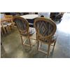 Image 7 : 2 MODERN BAR STOOLS