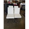 Image 1 : 4 WHITE DINING CHAIRS