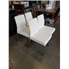Image 2 : 4 WHITE DINING CHAIRS