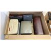 Image 2 : 2 BOXES OF VINTAGE ELECTRIC RAZORS, SHAVERS