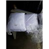 Image 1 : 2 CASPER STANDARD PILLOWS - THE FOAM PILLOW AND ORIGINAL CASPER PILLOW