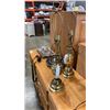 Image 3 : 3 BRASS TABLE LAMPS ONE IS SWING ARM