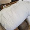 Image 2 : KING SIZE COMFORTER AND QUEEN SIZE COMFORTER