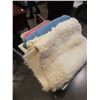 Image 1 : WOOL BALNKETS AND SHEEP SKIN THROW