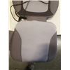 Image 2 : HOMEDICS MASSAGE CUSHION WITH HEAT