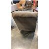Image 2 : UPHOSLTERED RECLINER