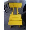 Image 2 : BLACK SWIVEL CHAIR AND YELLOW CHAIR