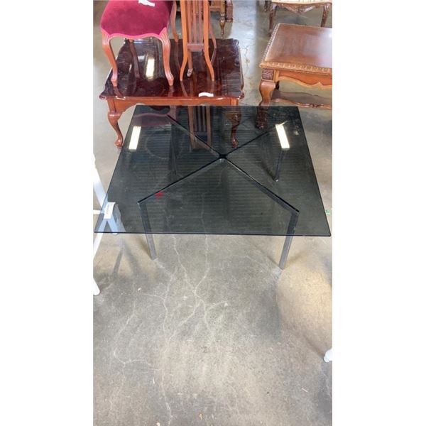 METAL BASE GLASSTOP COFFEE TABLE
